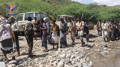 Taiz... Inspección de las condiciones de las tropas desplegadas en los frentes de Al-Salw, Al-Kadha, Maqbana y Sabr Al-Mawadim