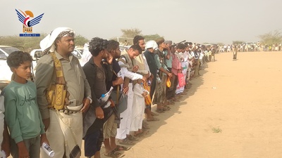 Una manifestación en el distrito de Al-Luhayyah, en Al-Hudaydah, confirma la movilización continua contra los enemigos