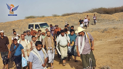 Visita y caravana de Eid desde el distrito de Al-Qanawis en Al-Hudaydah a los soldados del Frente del Midi