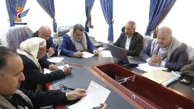 El Comité de Licitaciones de Al-Bayda aprueba las licitaciones para varios proyectos de desarrollo y servicios