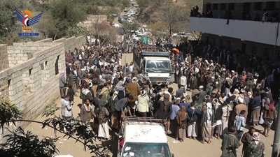 La mediación tribal resuelve casos de asesinato en el distrito de Al-Qafr, gobernación de Ibb