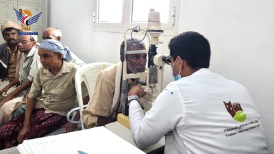 Inauguración de dos campamentos oftalmológicos gratuitos en el distrito de Al-Zuhra, Al-Hudaydah