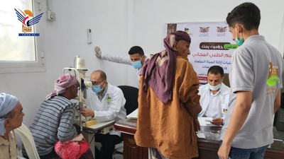 En el distrito de Al-Zuhra en Al-Hudaydah se inauguró el 22º campamento médico gratuito de oftalmología.