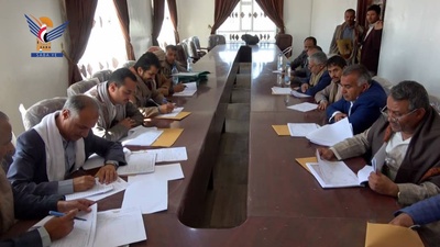 El Comité de la Cuenca Hidrográfica de Amran analiza las solicitudes de perforación y profundización de pozos