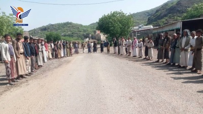 Vigilia tribal en Bani Saad, Al Mahwit: Elogios por el logro en materia de seguridad tras la detención de células espía