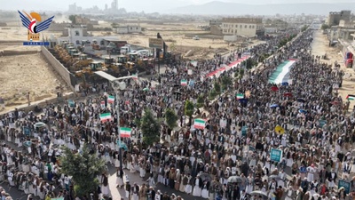 Amran: Manifestaciones multitudinarias en el Día de Al-Furqan en solidaridad con Irán y el Líbano