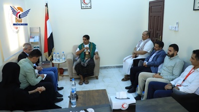 وكيل أول محافظة الحديدة يلتقي المدير الإقليمي للجنة الدولية للصليب الأحمر