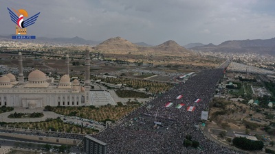 طوفان بشري بالعاصمة صنعاء في مليونية "جمعة التحذير والنفير"