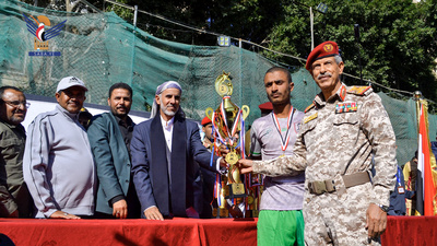 El Erudito Muftah rinde homenaje a los campeones del Campeonato de Campo a Través Líder Mártir en su tercera temporada