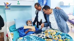 وزير الثقافة والسياحة يطمئن على صحة الممثل المسرحي محمد معيض