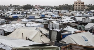 Tiendas de campaña en Gaza… Hornos de muerte bajo el sol de agosto