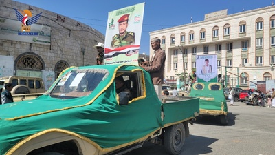Procesión fúnebre de los mártires Ismail Abu Abdel y Riyad Arjash en Hajjah