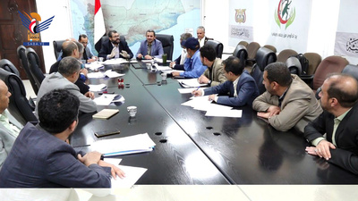 Ministro de Salud se reúne con equipo técnico para simplificar trámites y mejorar la calidad de los servicios.