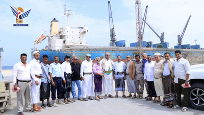 Visita de Eid a los trabajadores de los puertos de Al-Salif y Ras Issa en Hodeidah