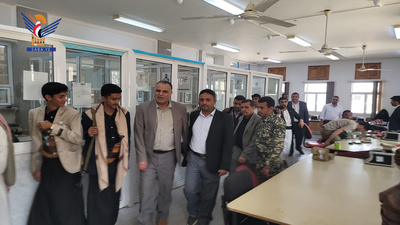 El gobernador de Hajjah inspecciona los niveles de disciplina en varias oficinas ejecutivas