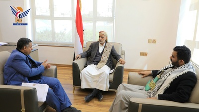 El Primer Ministro Muftah discute la situación del ministerio y los proyectos clave con el Viceministro de Electricidad y Agua
