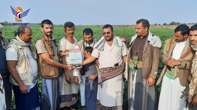Al Hudaydah: Homenaje al primer agricultor en cultivar soja con éxito en el distrito de Bajil