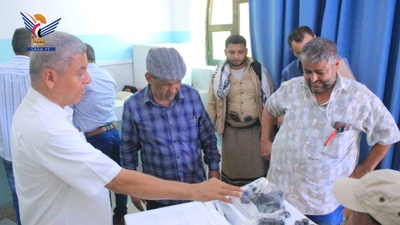 رئيس جامعة الحديدة يطلع على تجهيزات المختبر البيطري بكلية الزراعة