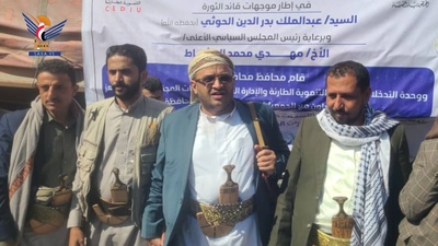 تعز.. تدشين توزيع عشرة آلاف كيس إسمنت لدعم المبادرات المجتمعية
