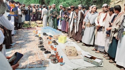 Una Caravana de regalos de Eid del distrito de Al-Dhaher en Saada a los soldados en Jizan