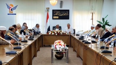 رئيس مجلس النواب يلتقي أمين عام اتحاد البرلمانين اليمنيين وعددًا من أعضاء المجلس السابقين