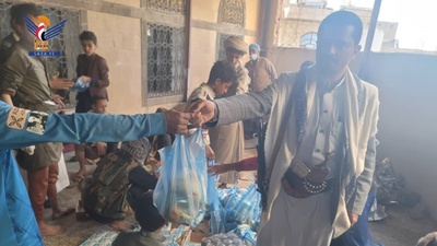 Se distribuyen diariamente seis mil desayunos a familias pobres del distrito Al-Thawra de la capital.