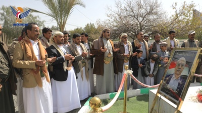 Los Dirigentes de la Autoridad de Zakat y Dotaciones visitan los santuarios de los mártires Al-Samad y Al-Ghamari y el Gobierno de Cambio y Construcción.