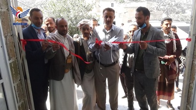 En el aniversario del martirio del presidente Al-Samad se inauguró un campamento médico gratuito en el distrito de Haifan, Taiz.