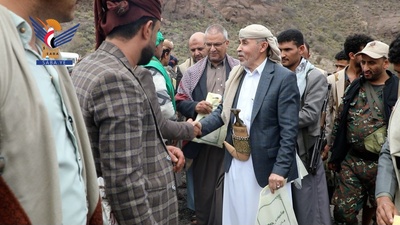 Visitas de la delegación de Ibb a las tropas en Al-Dhale' y Taiz con motivo del Eid