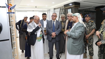 Al-Nuaimi, Bin Habtoor y Al-Ruwaishan inspeccionan los preparativos del Hospital Profeta Al-Akram para Enfermedades Renales y Trasplantes